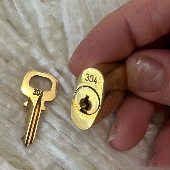 Authentic Louis Vuitton padlock 🔐 necklace - Picture 5 of 5